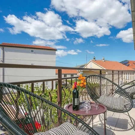 Apartament Bella *