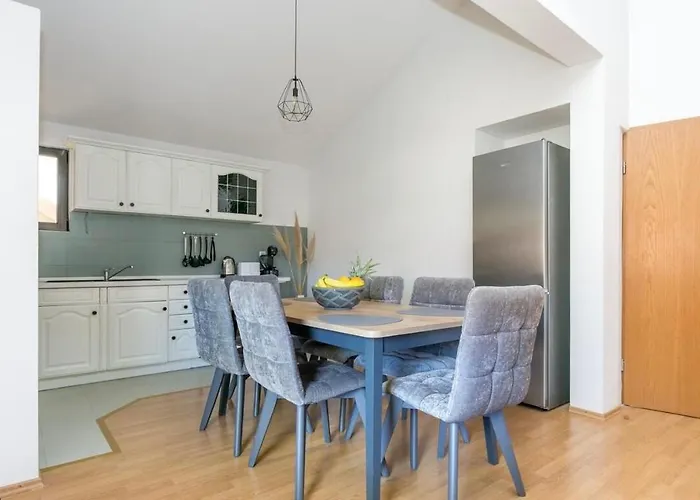 Bella Διαμέρισμα Τρογκίρ